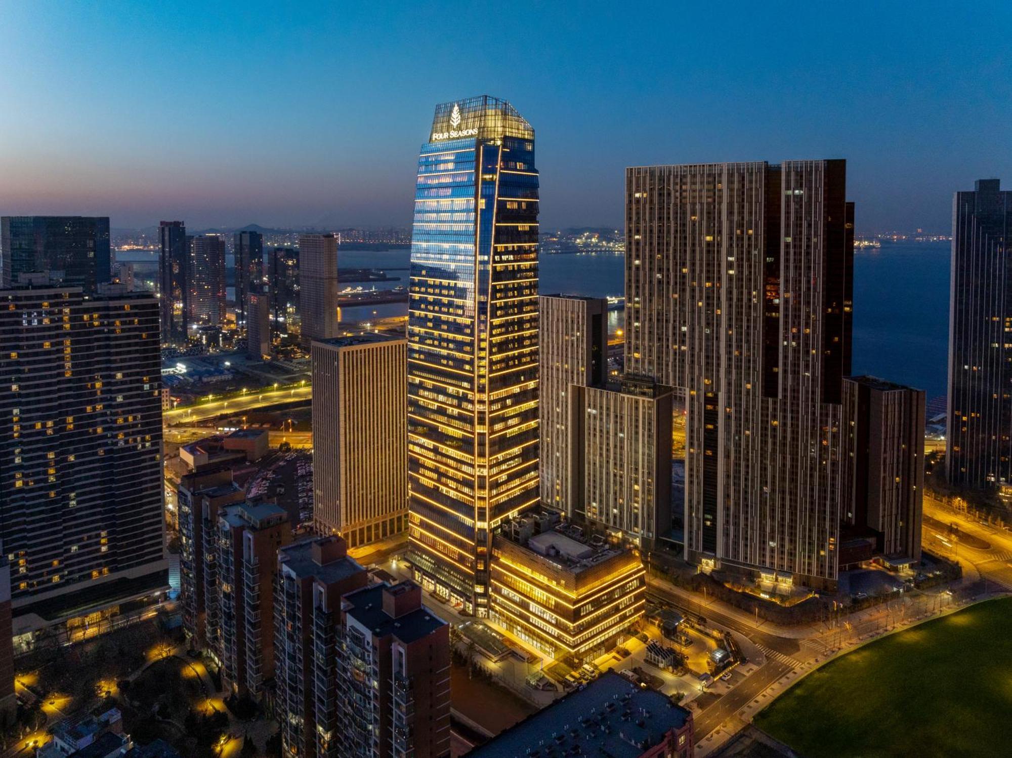 Four Seasons Hotel Далянь Екстер'єр фото